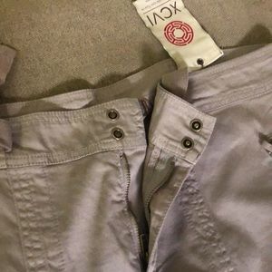 Brand new jeans zipper on the side zipper down the bottom bootleg.